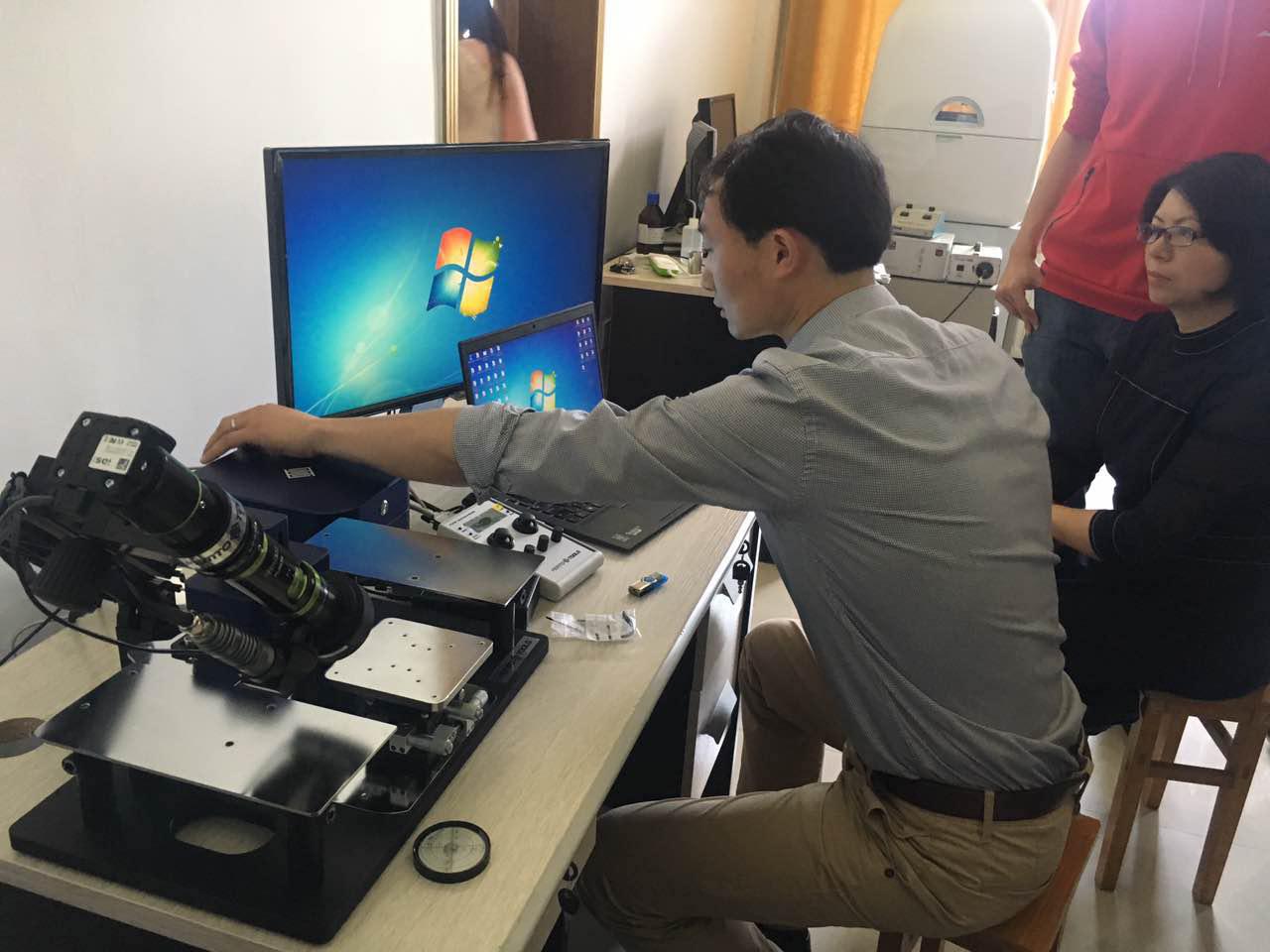 瑞士FemtoTools工程師邱博士與歐倍爾同事赴中科大學安裝調試微納力學系統 瑞士FemtoTools工程師邱博士與歐倍爾同事赴中科大學安裝調試微納力學系統