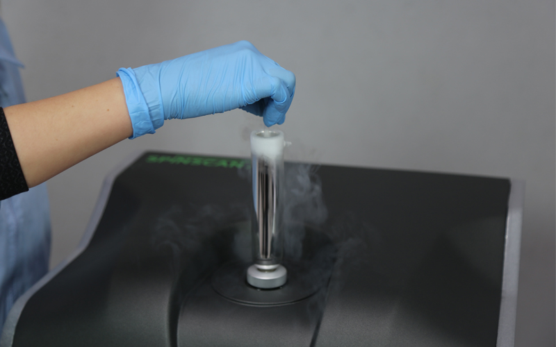 電子順磁共振波譜儀實驗圖