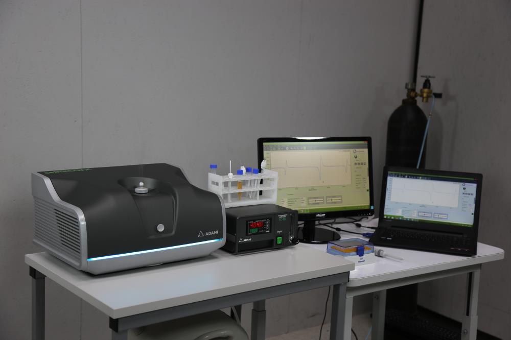 電子順磁共振波譜儀